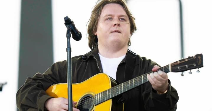 Lewis Capaldi Opens Up About Stars Who Offered Support During Mental Health Break