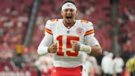 One pass, one TD: Mahomes, Chiefs get off to good start in 20