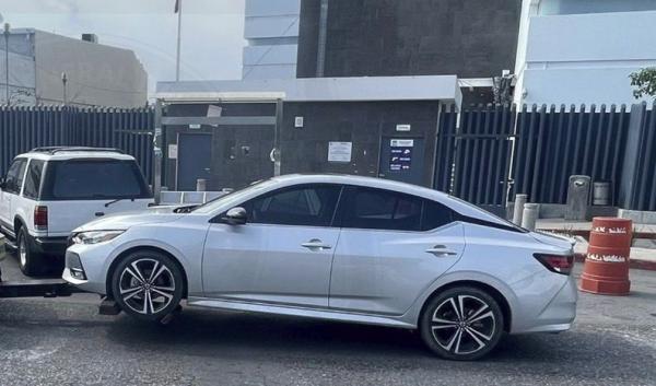 Hombres armados roban seis vehículos en una agencia en Morelos