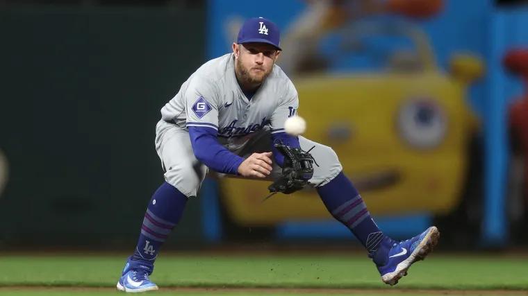 Dodgers get disappointing injury news as Max Muncy hits the IL