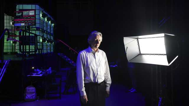 'Godfather of AI' reveals how humanity can survive AI