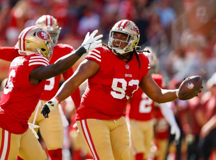 Now healthy, Kalia Davis impressing as 49ers' defensive tackle