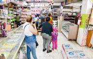 Les ganan en Facebook ventas de útiles a los comerciantes