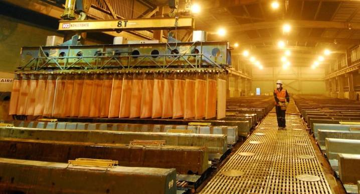 El 22% de la producción mundial potencial de cobre está paralizada en Perú, advierte el IPE