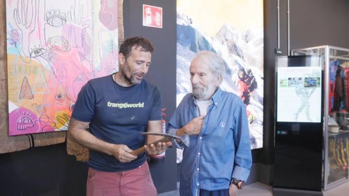 Una leyenda, un piolet y una lágrima: el emotivo regreso de Pérez de Tudela al corazón del alpinismo vasco