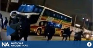 Crisis en Quilmes: hinchas atacaron el micro de los jugadores y los amenazaron con pintadas