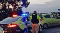 Policía vial evita que mujer se arroje desde el distribuidor Juárez