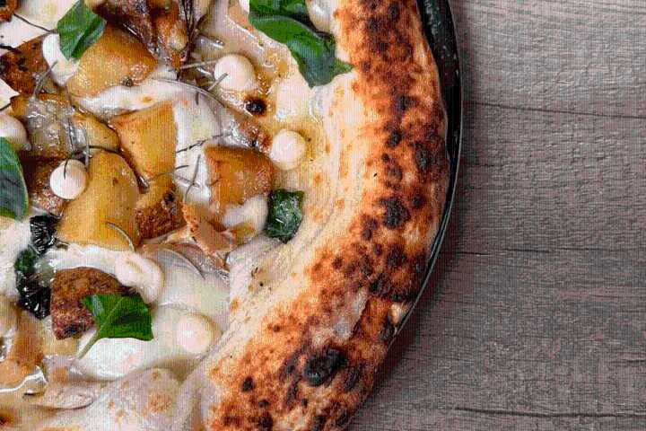 La mejor pizza de Canarias se come en Tenerife: “irresistible”, por solo 13 euros y lleva mayonesa