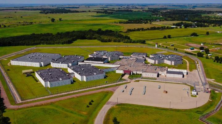 Trump Administration eyes reopening Minnesota's long-closed, private prison to house migrants