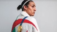 Imane Khelif, acusada de ser un hombre, estalla tras el bulo de su ex representante: "Solo quieren hacerme daño..."