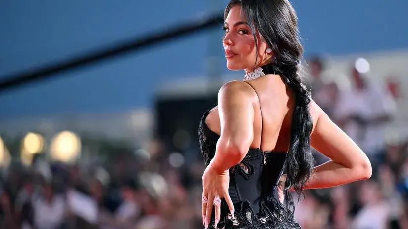 Georgina Rodríguez presume su anillo de compromiso en el Festival de Cine de Venecia 2025