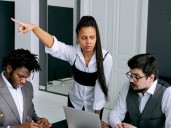 Por qué los líderes que son percibidos como “malos” parecen más inteligentes, según la psicología