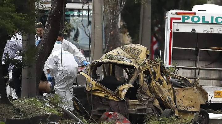 Aumenta a 18 el número de muertos por ataques a base aérea de Colombia