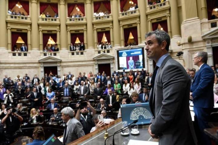 El oficialismo blindó en Diputados el veto al aumento de las jubilaciones