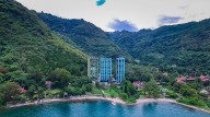 Incumplen normas ambientales hoteles en cuenca del Atitlán, Guatemala