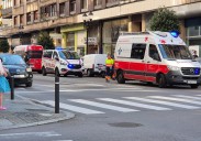 Herido un motorista en Gijón tras caer por esquivar a un peatón