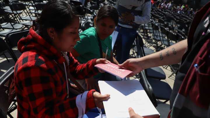 Hoy Inicia Entrega de Vales Uniformes y Útiles Escolares 2025: ¿Cuándo Termina y Dónde Me Toca?
