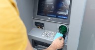Hacienda multará a quienes ingresen o retiren dinero en efectivo de esta forma