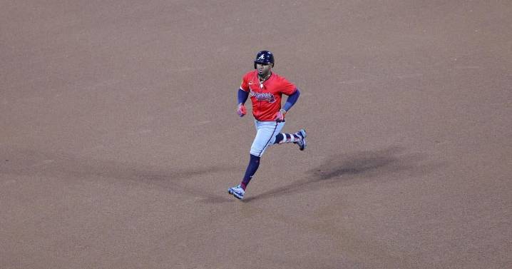 Ozzie Albies sends Braves to series win against Mets