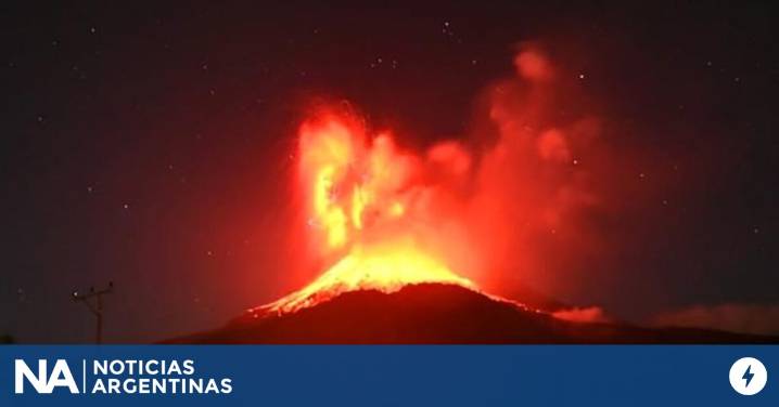 Un volcán entró en erupción y activó una alerta de aviación de alto nivel