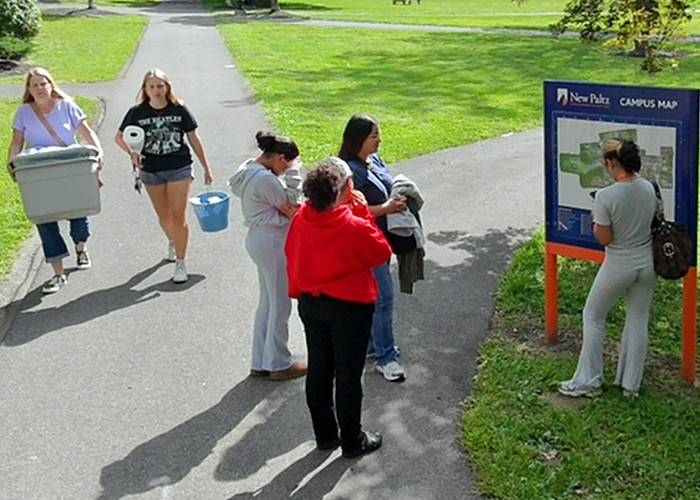 Parents and students say emotional goodbyes during SUNY New Paltz move