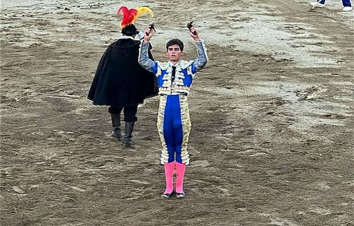 Caballero firma una gran tarde en la plaza de Alcántara