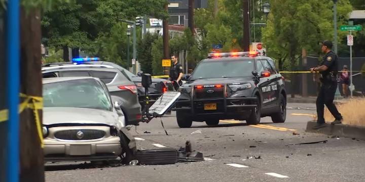 1 dead, 4 hurt after SUV drives onto sidewalk, crashes into 3 vehicles in NE Portland