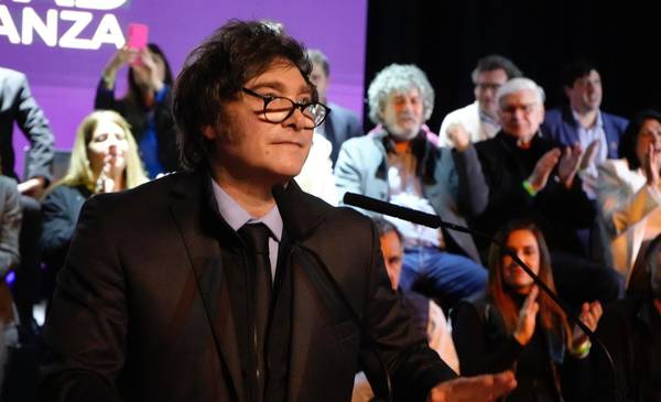 El Indice de Confianza en Milei cayó fuerte, especialmente entre los jóvenes