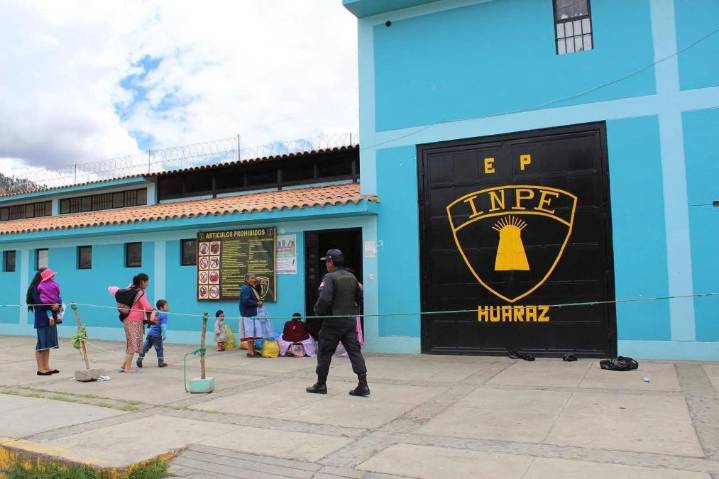 Caso histórico en el Perú: por primera vez dictan prisión preventiva para 5 agentes del INPE por tortura contra interna en Áncash