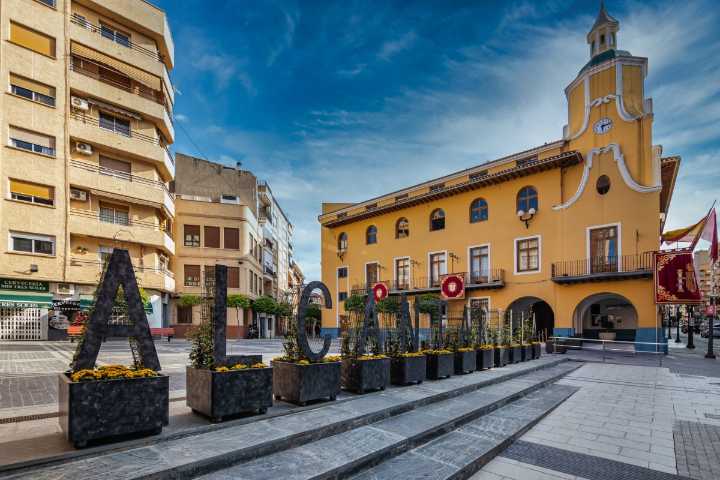 Empresas | Serveo limpiará los colegios e instalaciones municipales de Alcantarilla por 2,5 millones de euros