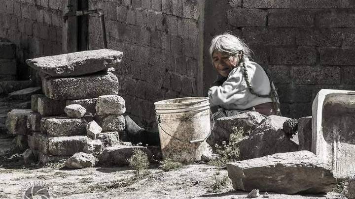La mitad de los mexicanos que nacen en pobreza no logran superarla: CEEY 2025