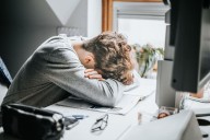 ¿Por qué siempre tienes sueño? Estos alimentos podrían estar afectando tu energía
