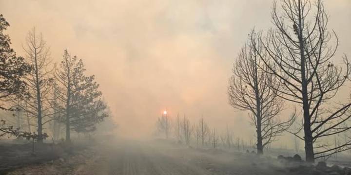 Wildfire south of Lake Billy Chinook prompts evacuations in Jefferson County