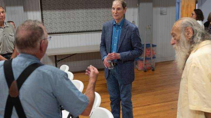 Some Democrats want new leadership. Oregon Sen. Ron Wyden says he has what it takes to resist Trump