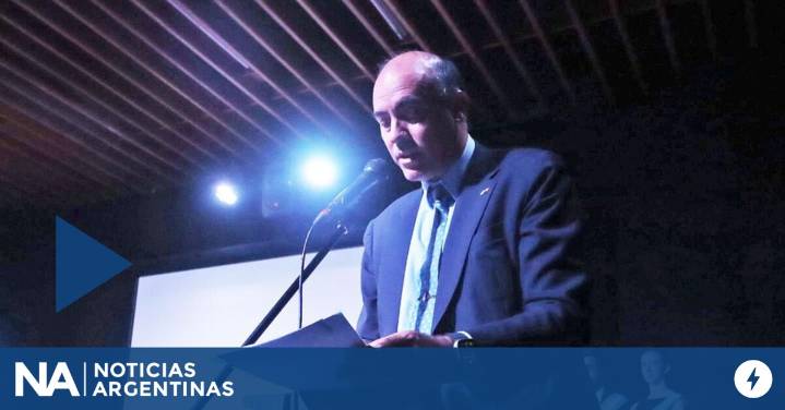Indignación con el embajador en España: gritó "¡Viva el rey!" en un acto por San Martín