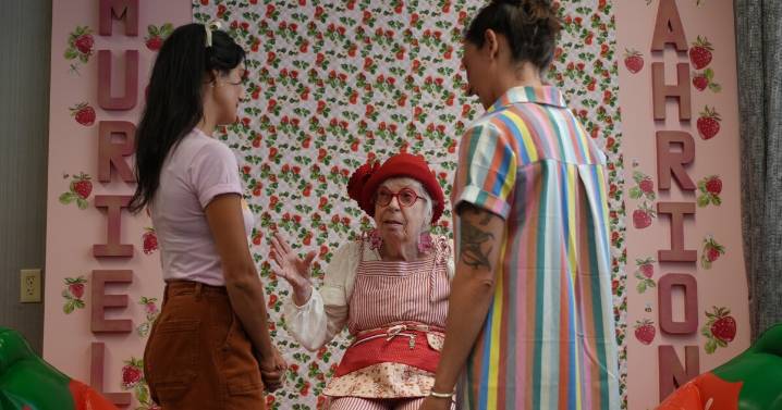 Helenans have a sweet time with the original creator of Strawberry Shortcake