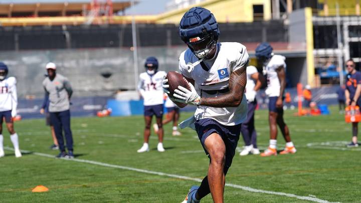 Saints acquire second-year wide receiver Devaughn Vele from Broncos for a pair of draft picks