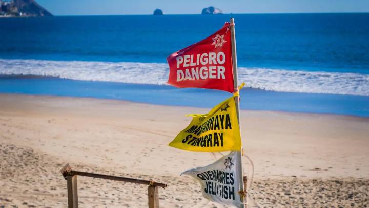 Cruz Roja a realizado cinco atenciones médicas por incidentes en el mar en Mazatlán desde julio