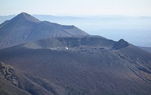 Volcán entra en erupción en suroeste de Japón