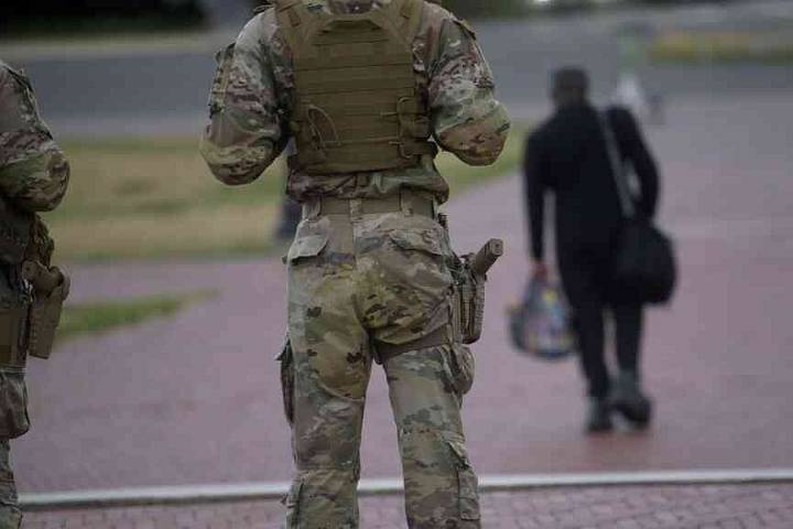 Deployed Guard now carrying arms in D.C.