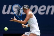 Iga Swiatek fends off Suzan Lamens to advance at US Open
