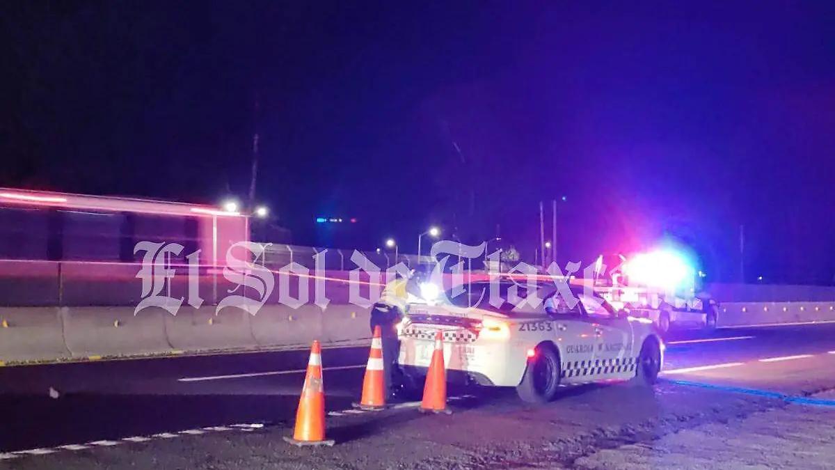 Muere motociclista al ser arrollado en la vía México-Veracruz, a la altura de Xaloztoc