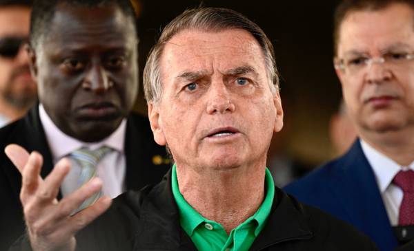 Ordenaron la prisión domiciliaria para el ex presidente brasileño Jair Bolsonaro
