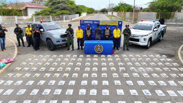 ¡Cae un cargamento de droga en los manglares de Bicentenario: lo que revela esta impactante incautación!
