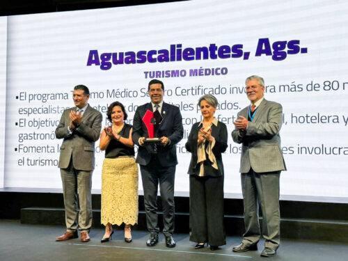 Recibe Leo Montañez Premio a las Mejores Prácticas de Gobiernos Locales 2025