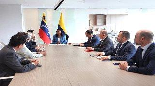 Venezuela y Colombia revisan agenda de cooperación energética