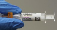 Pediatras de EEUU recomiendan vacunas COVID-19 diferentes a las del CDC