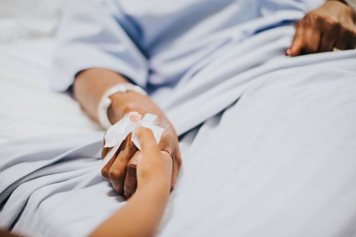 Hombre fallece en Colima por rabia humana; fue agredido en Jalisco