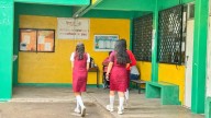 Padres pagan hasta cinco mil pesos por cambiar de turno a sus hijos en las escuelas Tampico (y sí, eso está prohibido)