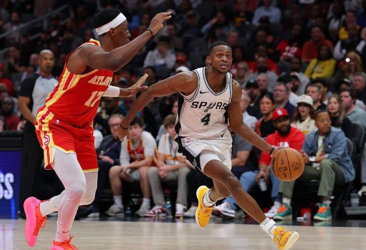 De'Aaron Fox, Spurs agree to 4-year contract extension